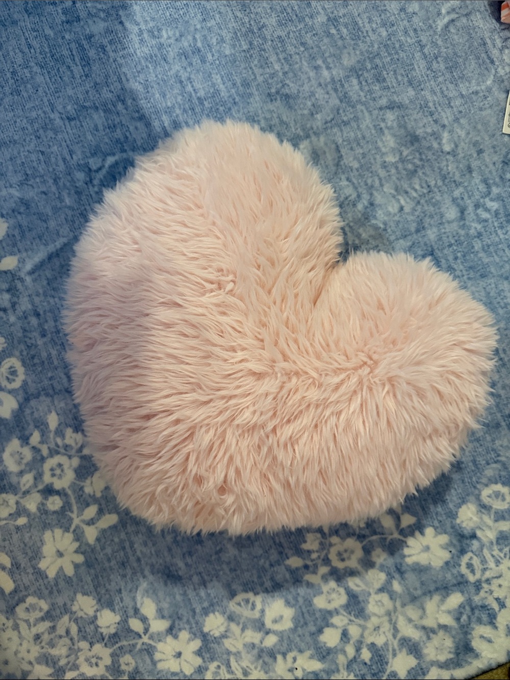 Heart-Shaped Faux Fur Accent Pillow in Pale Pink
